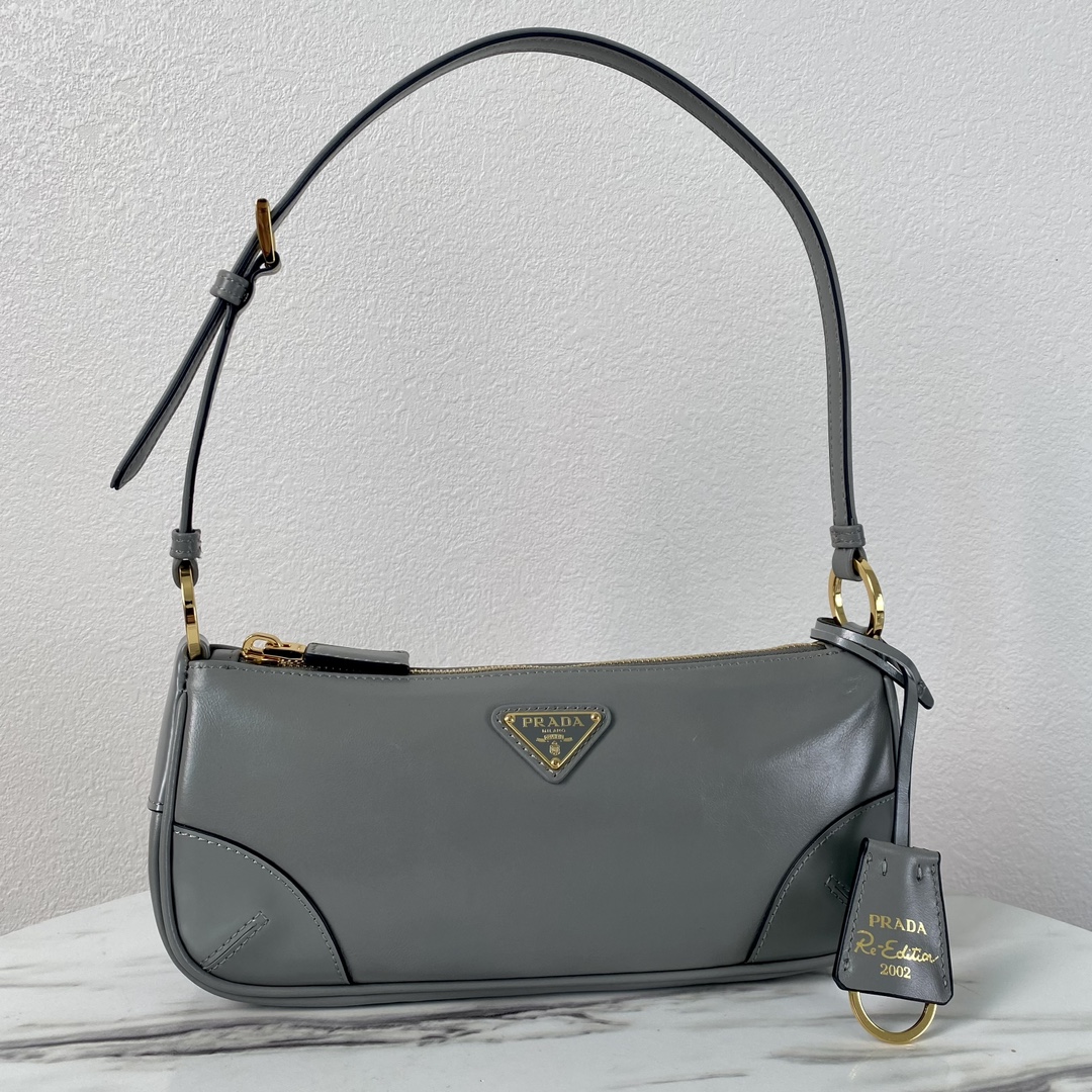 Pra*a re-edition 2002 small leather shoulder bag