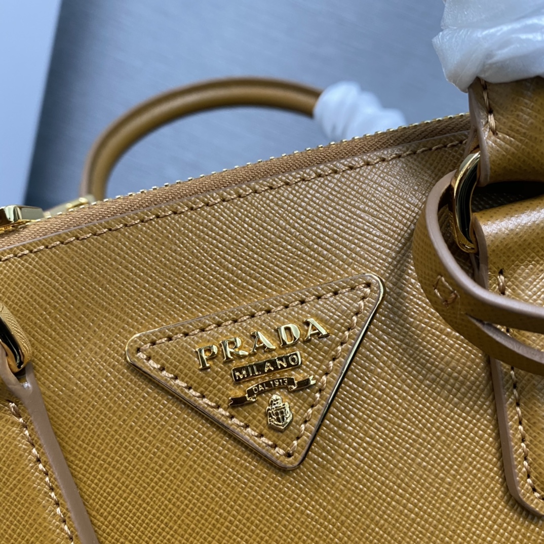 Pra*a galleria saffiano leather mini-bag
