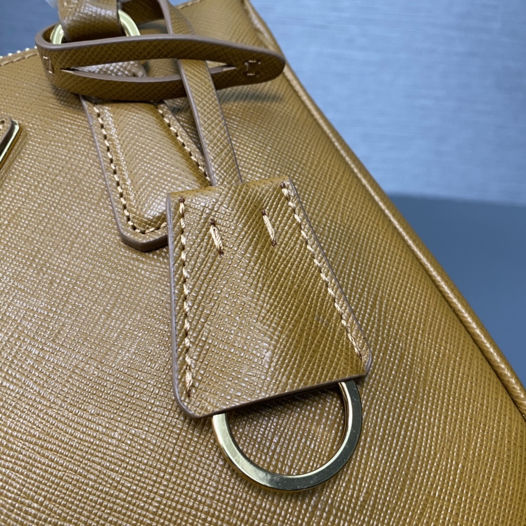 Pra*a galleria saffiano leather mini-bag