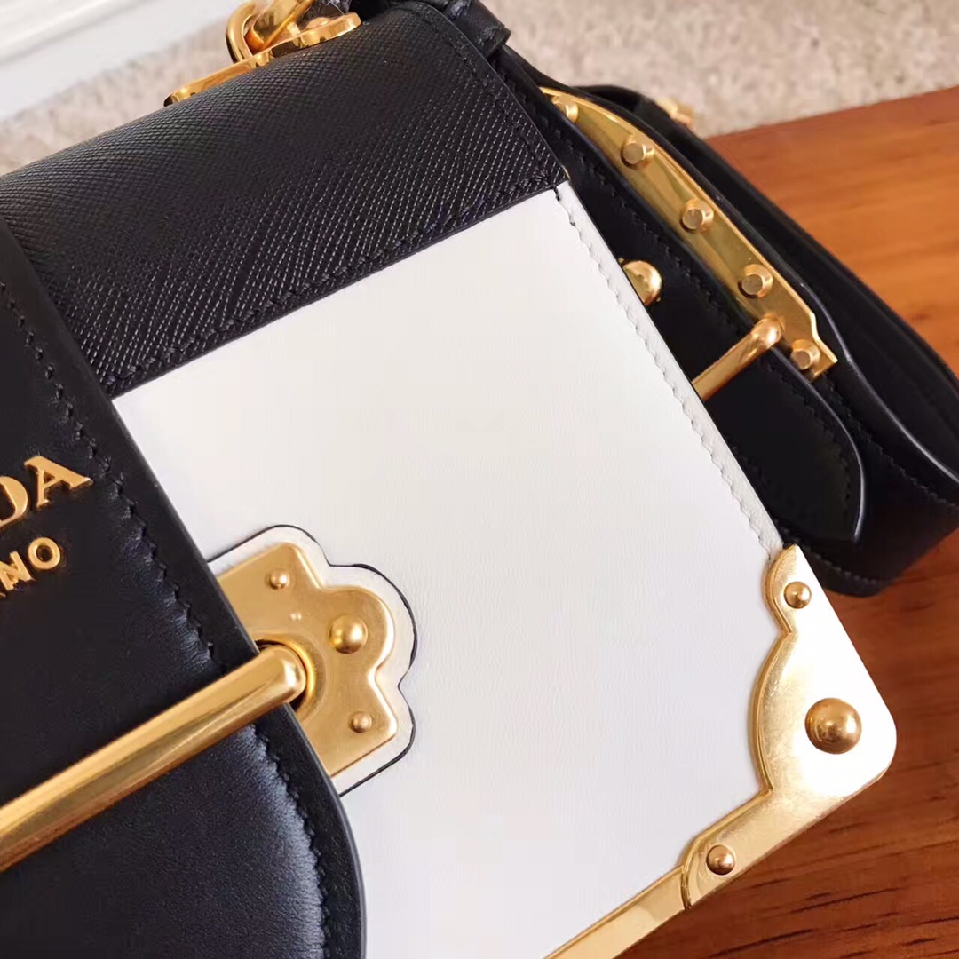 Pra*a cahier leather bag