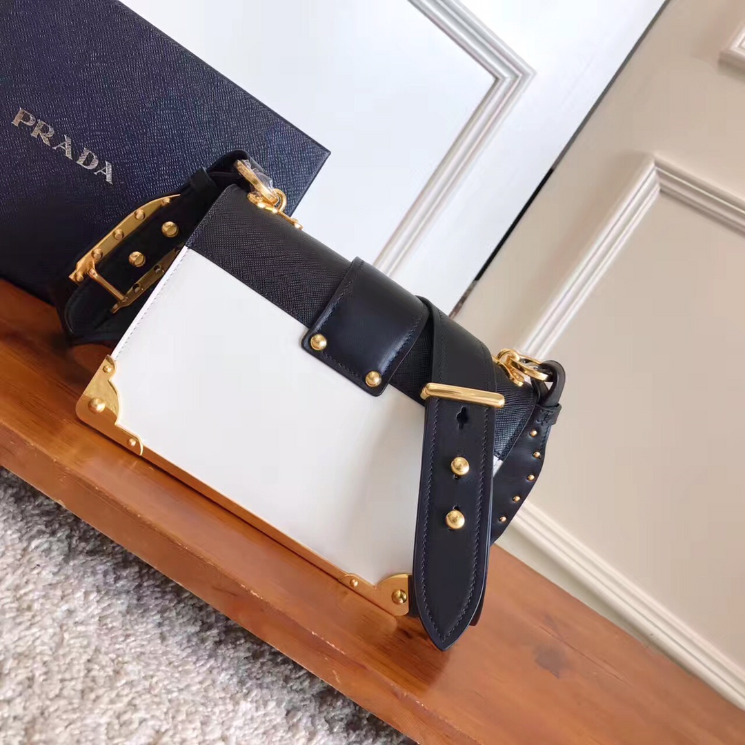 Pra*a cahier leather bag