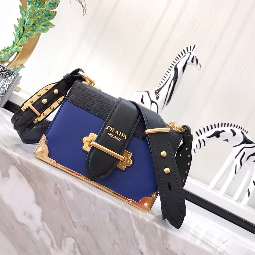Pra*a cahier leather bag