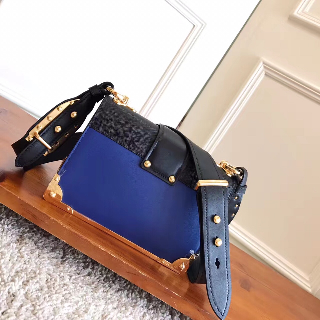 Pra*a cahier leather bag