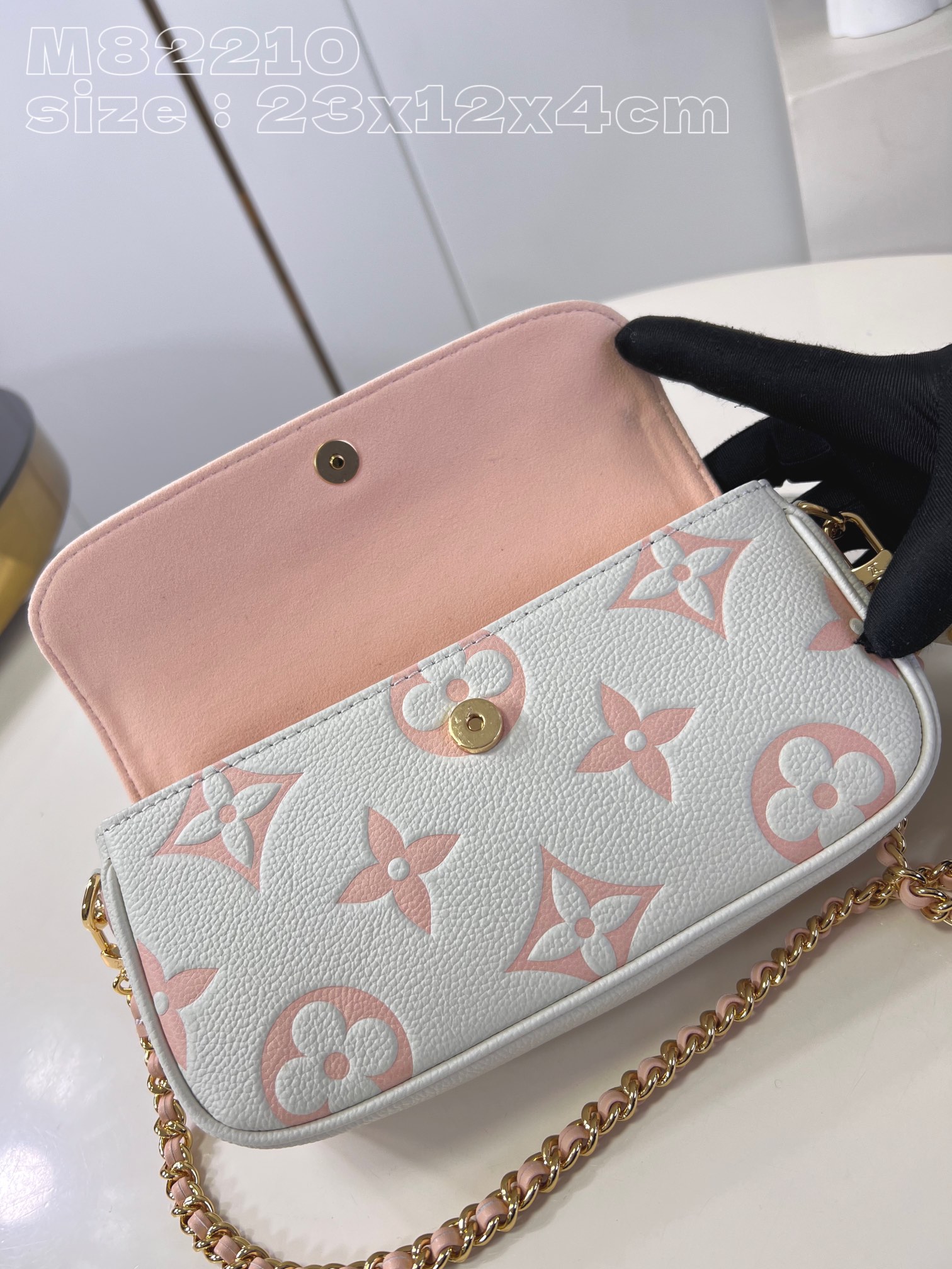 l**is V*t*n wallet on chain ivy