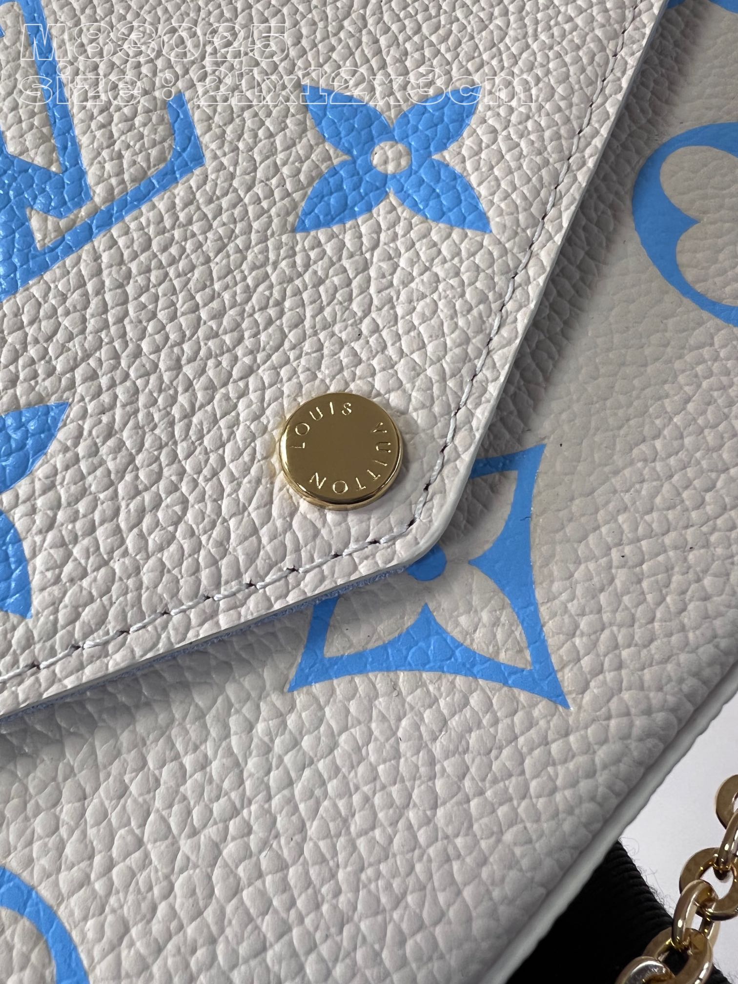 l**is V*t*n félicie pochette