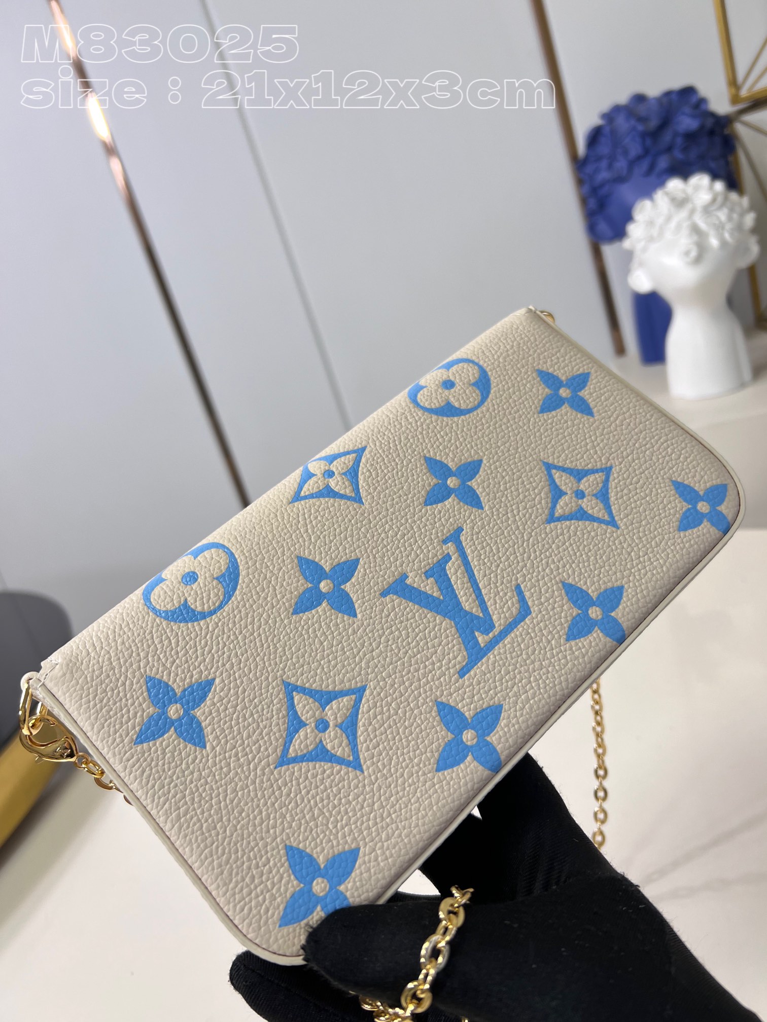 l**is V*t*n félicie pochette