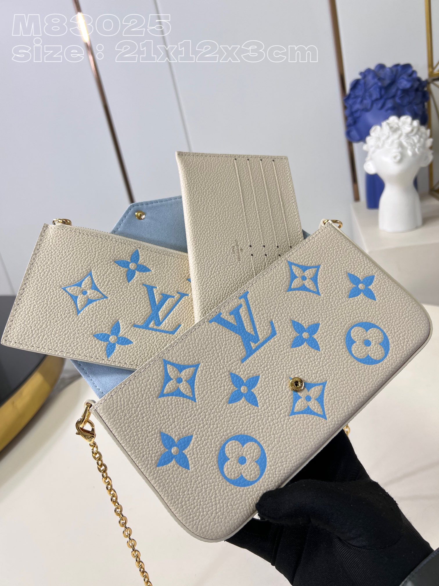 l**is V*t*n félicie pochette