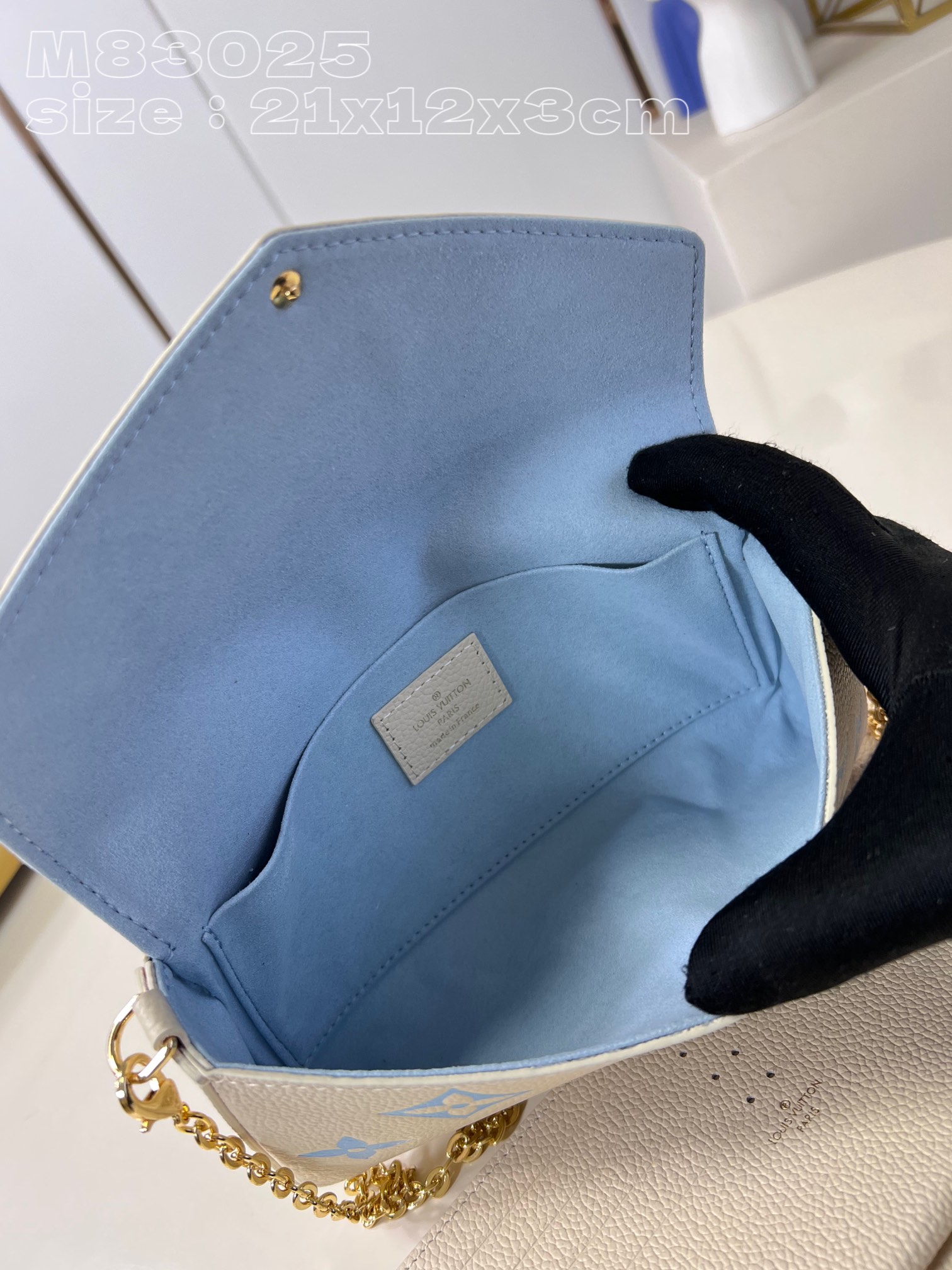 l**is V*t*n félicie pochette