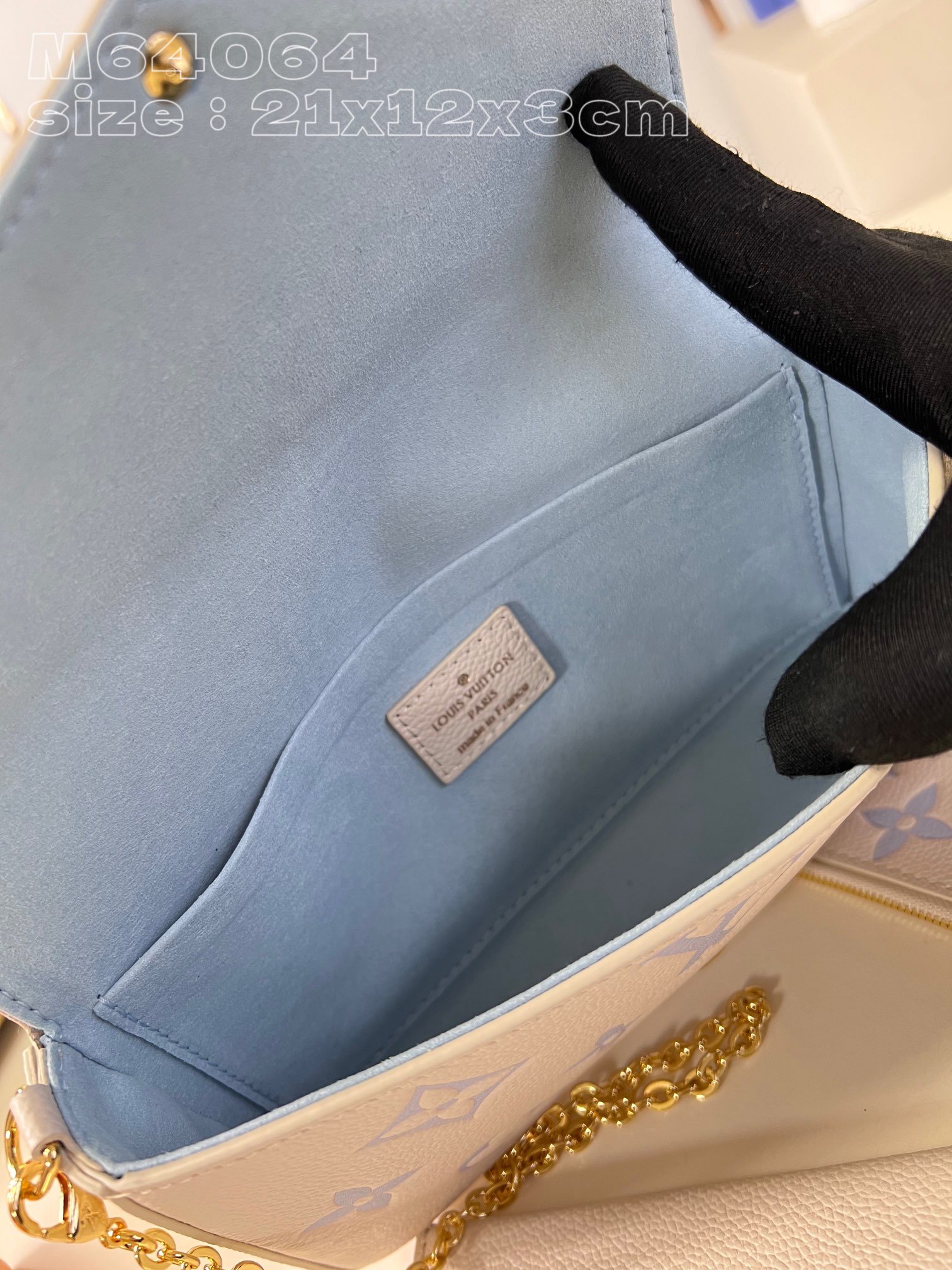 l**is V*t*n félicie pochette