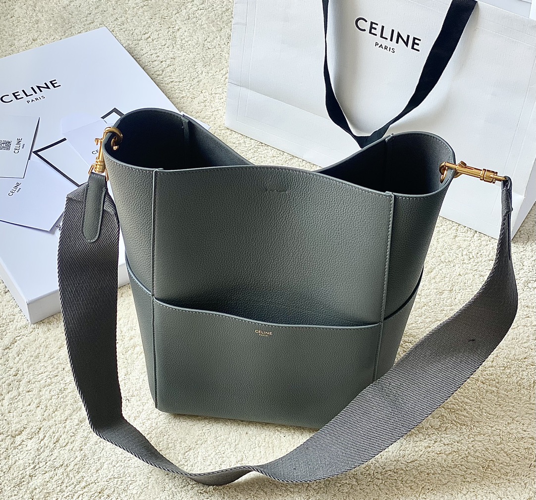 Ce**e sangle bucket bag