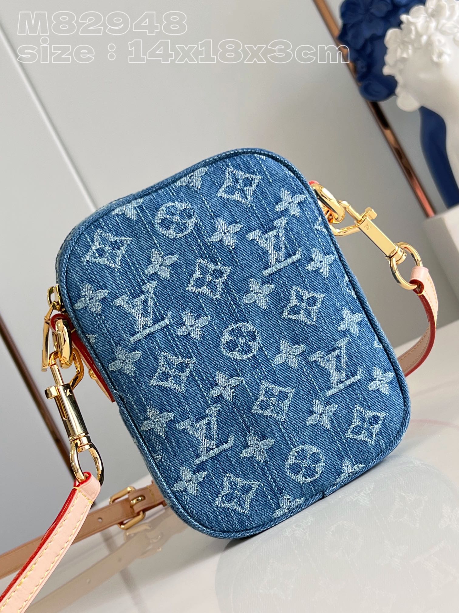 l**is V*t*n fairfax pochette monogram denim