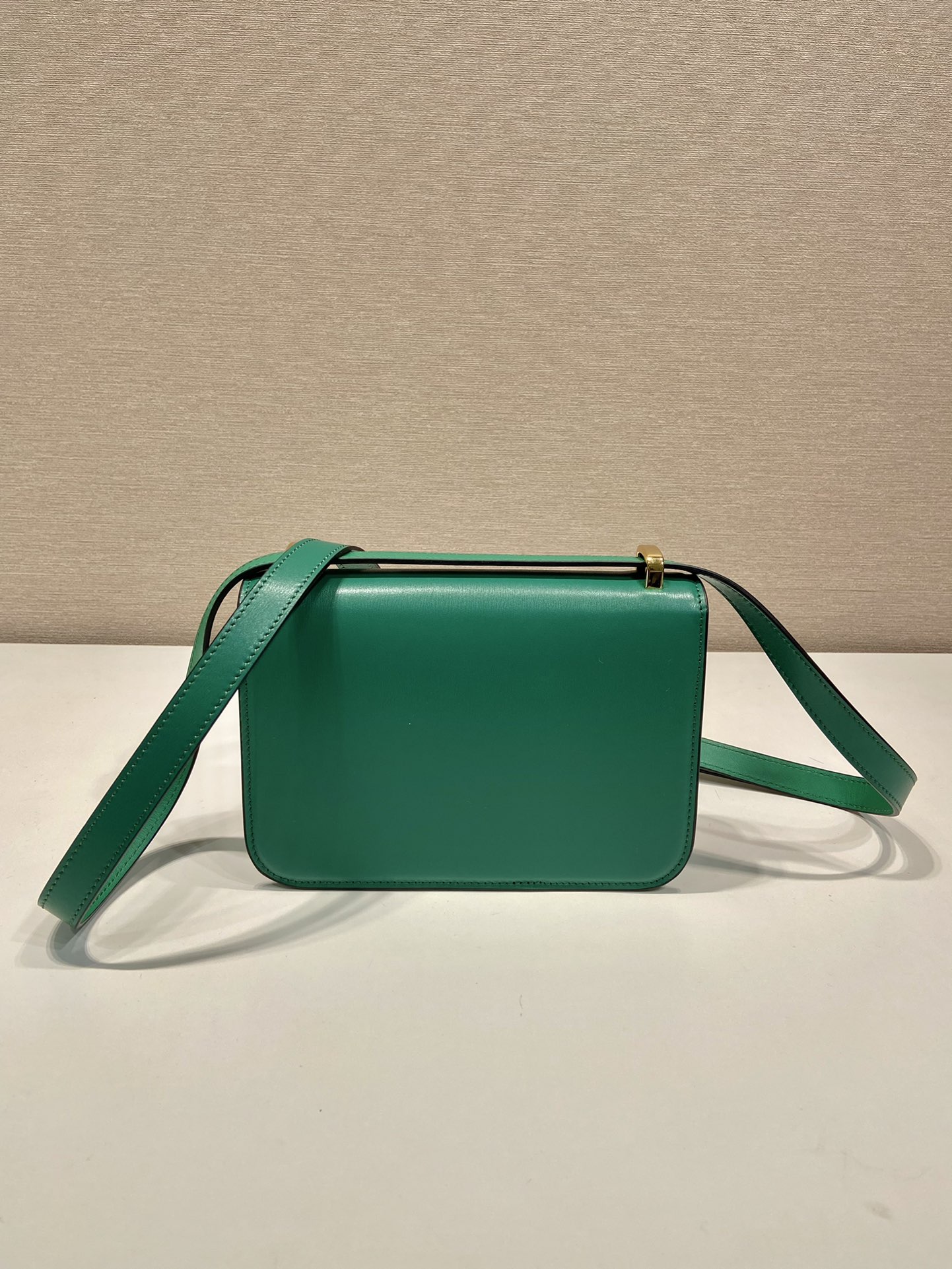 Pra*a emblème leather bag