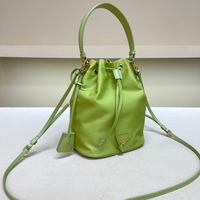 Pra*a re-edition 1978 re-nylon bag