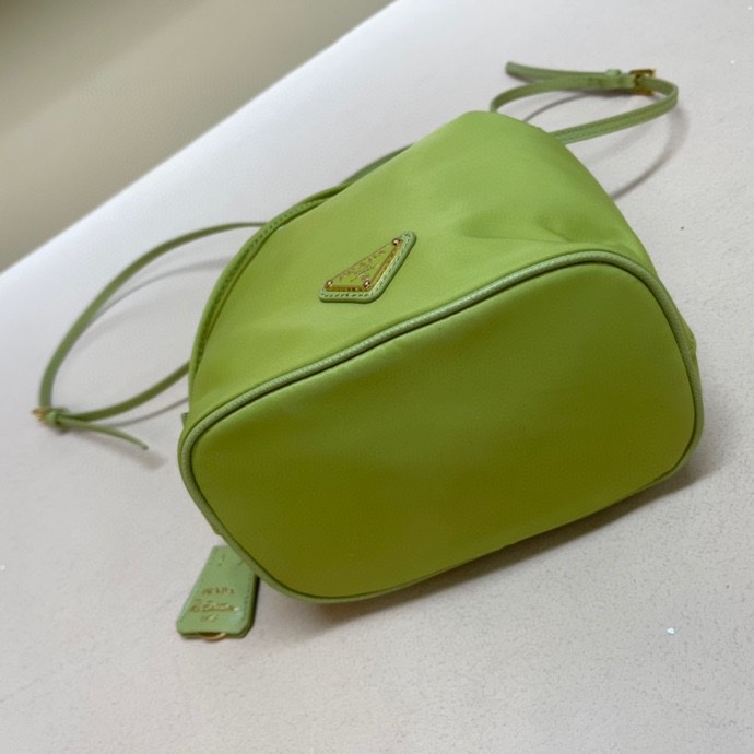 Pra*a re-edition 1978 re-nylon bag