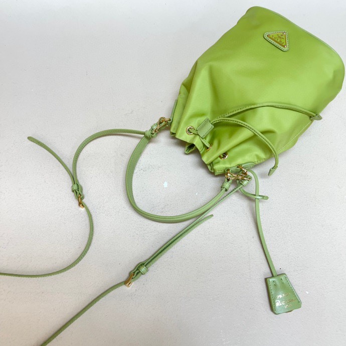 Pra*a re-edition 1978 re-nylon bag