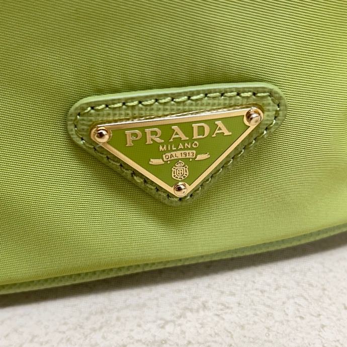 Pra*a re-edition 1978 re-nylon bag