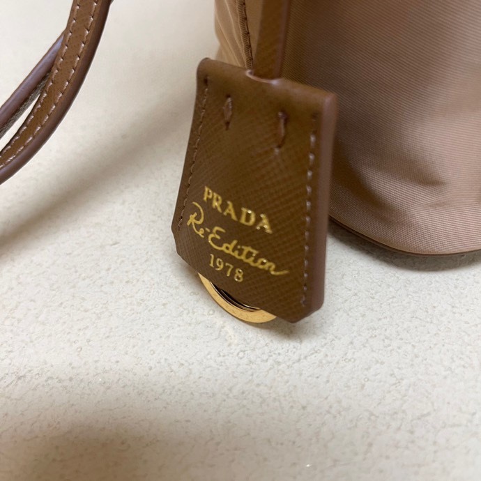 Pra*a re-edition 1978 re-nylon bag