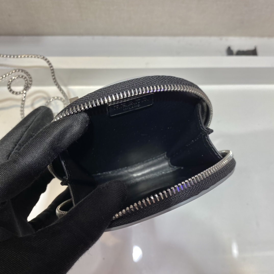Pra*a coin purse bag