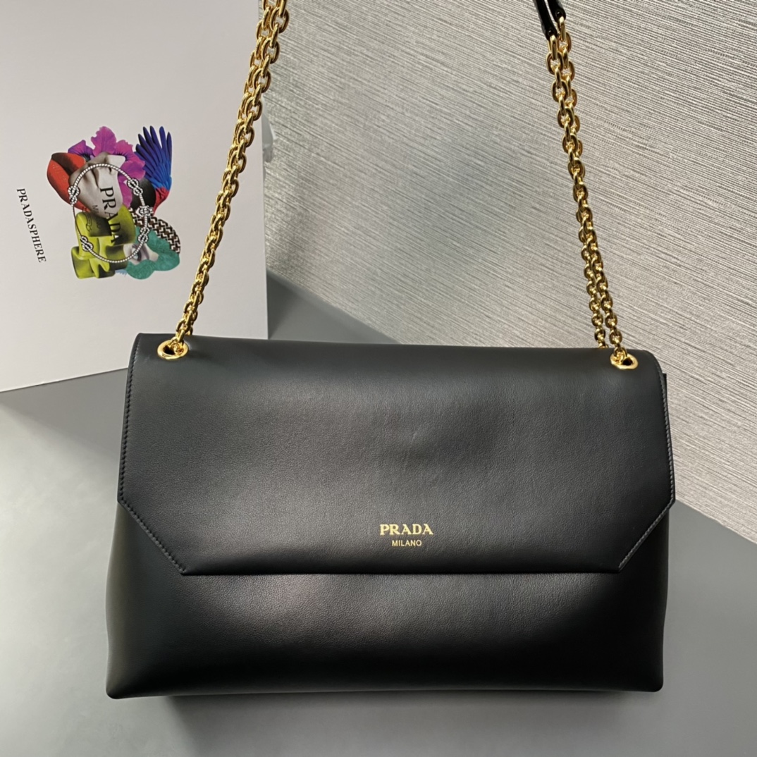 Pra*a large leather shoulder bag