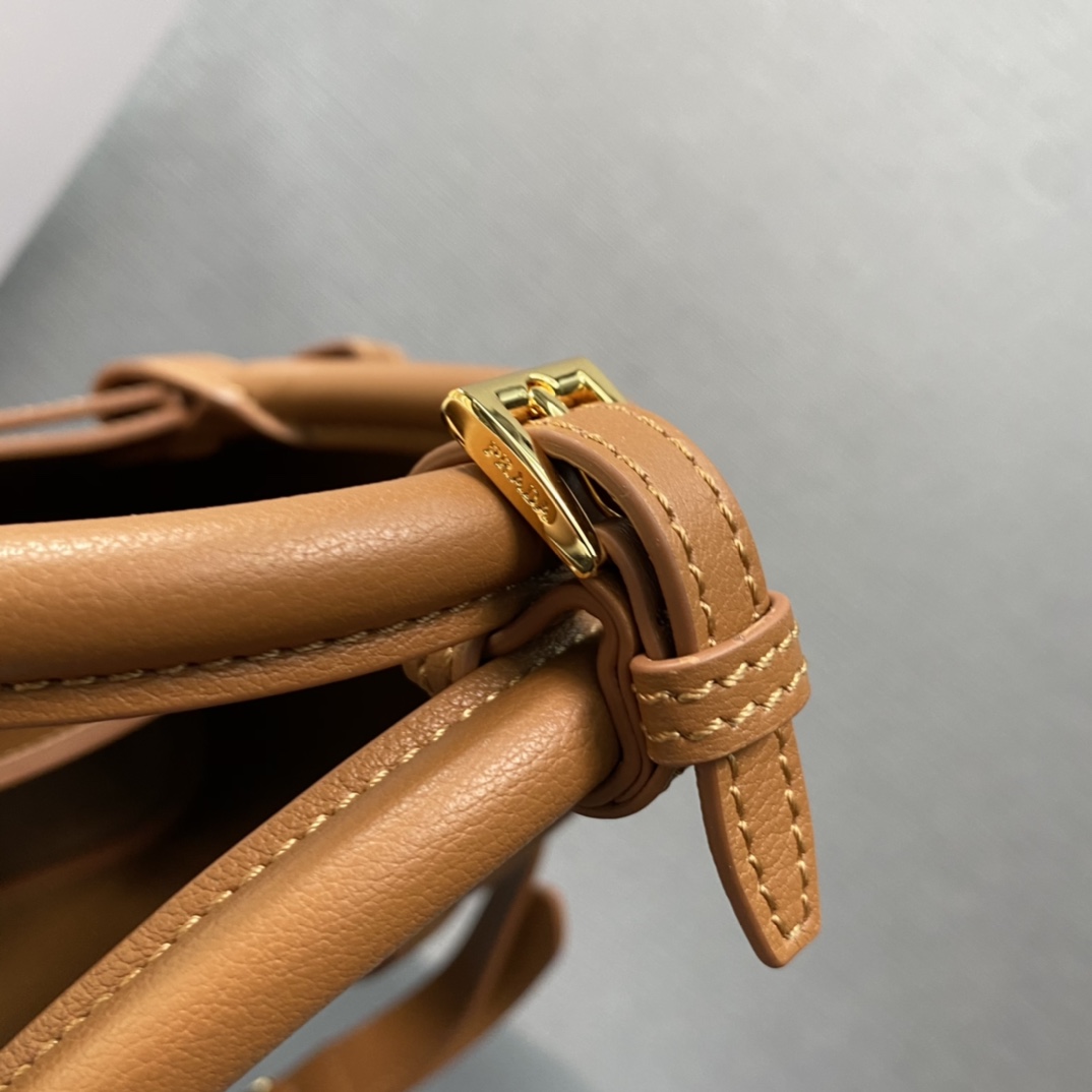 Pra*a buckle small leather handbag with double belt