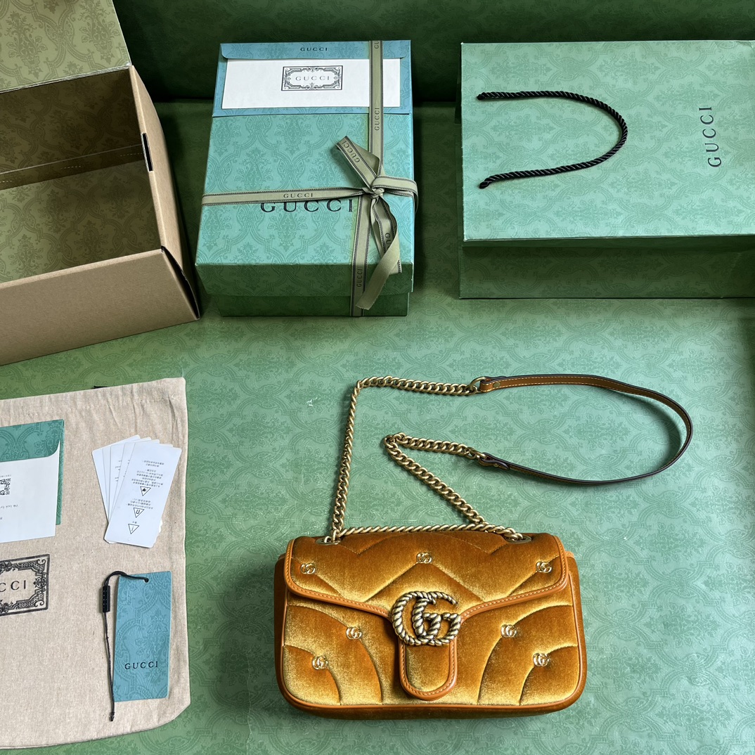 G*u*i gg marmont small velvet shoulder bag