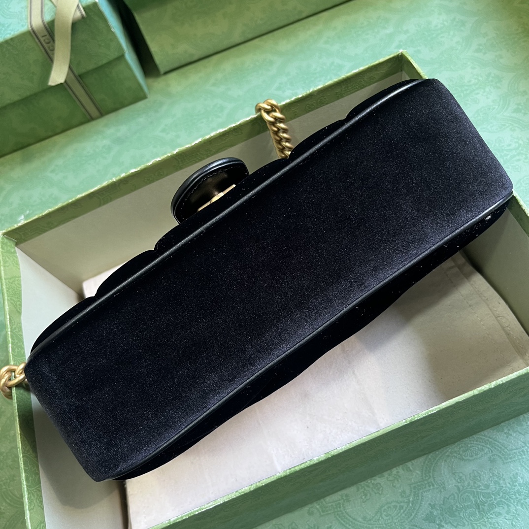 G*u*i gg marmont small velvet shoulder bag