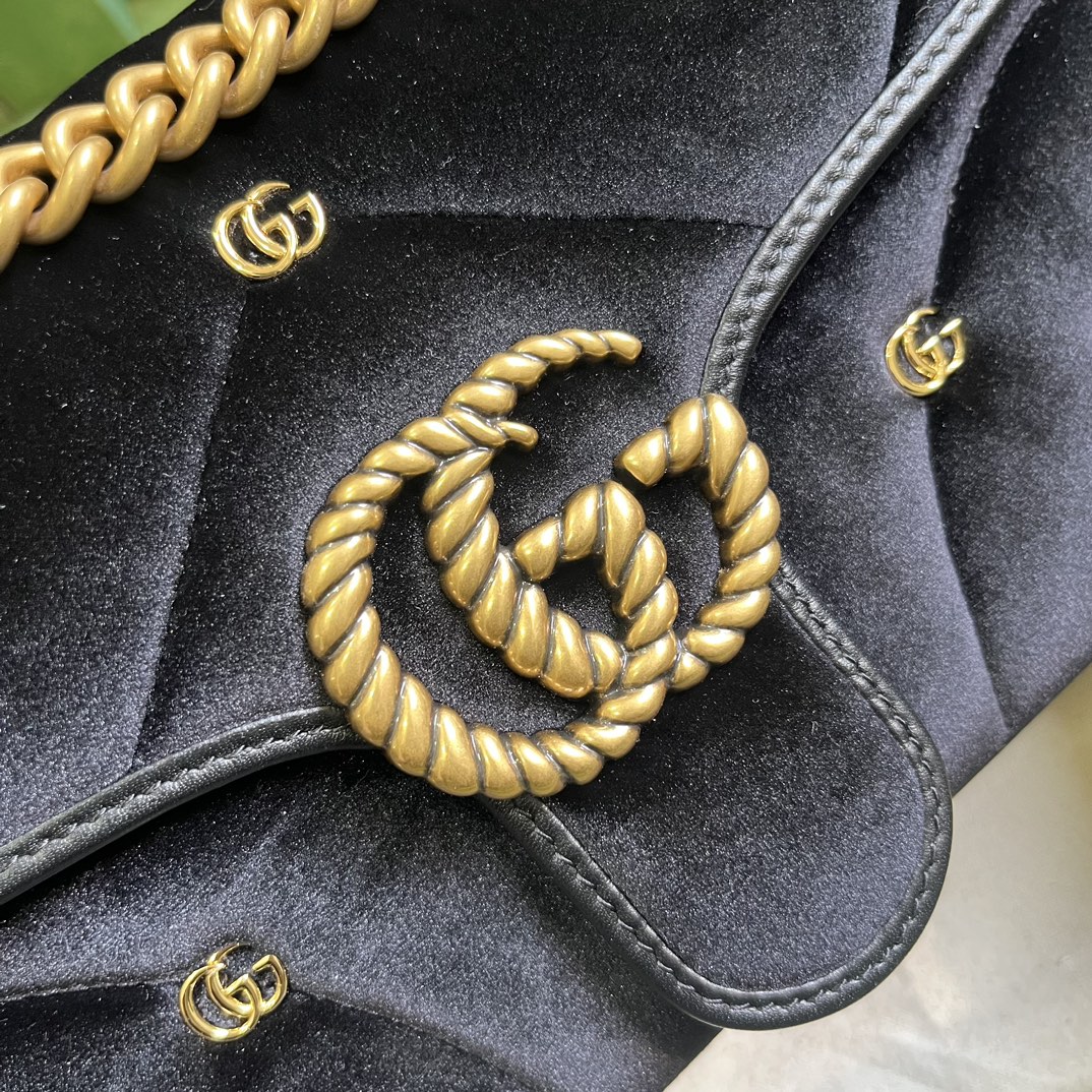 G*u*i gg marmont small velvet shoulder bag