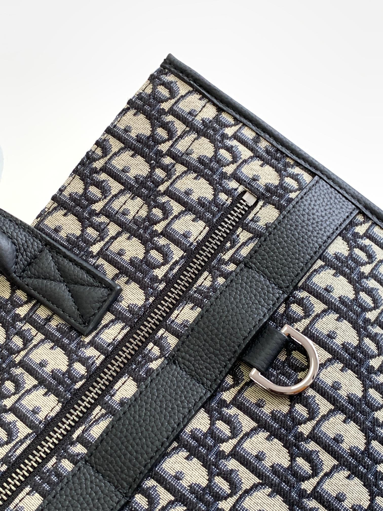 D*or safari tote bag