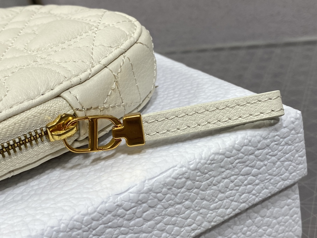 D*or caro heart pouch with chain