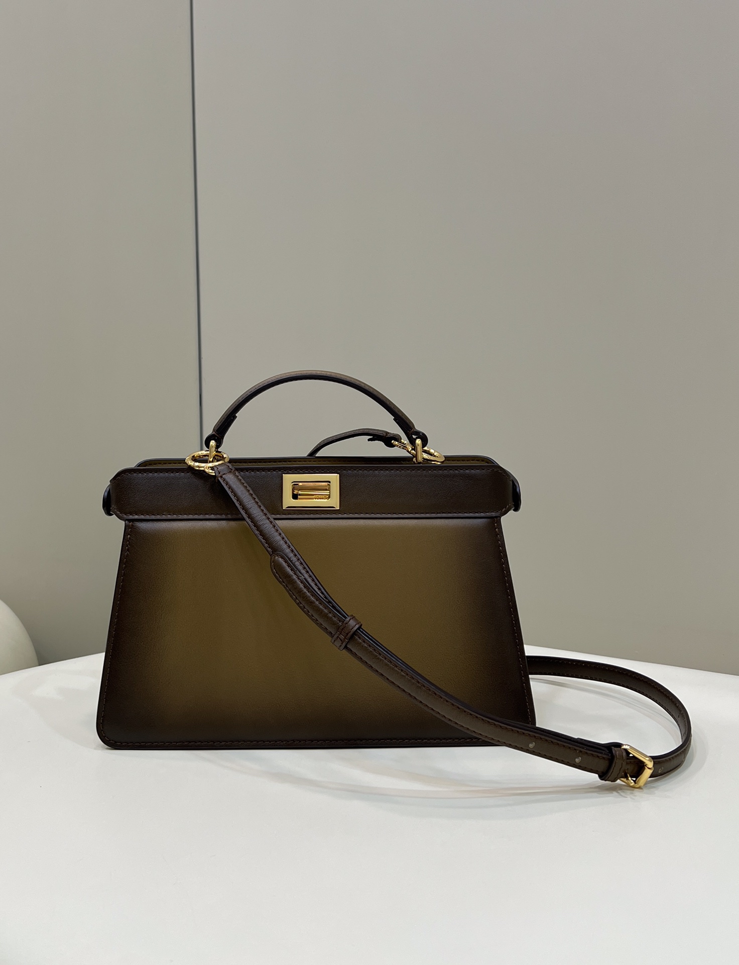 F**di peekaboo i see u medium bag