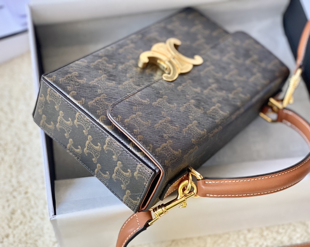 Ce**e box triomphe bag