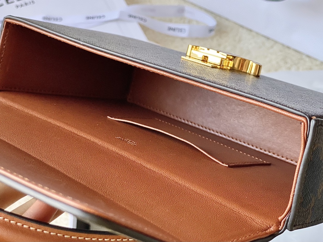 Ce**e box triomphe bag
