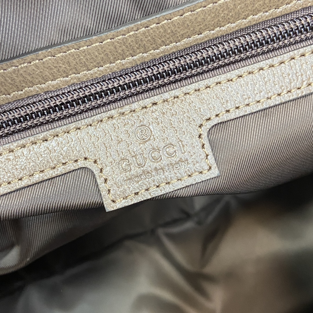 G*u*i original gg diaper bag