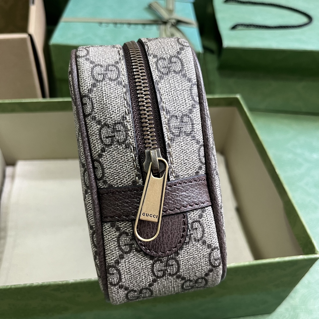 G*u*i savoy toiletry case with web