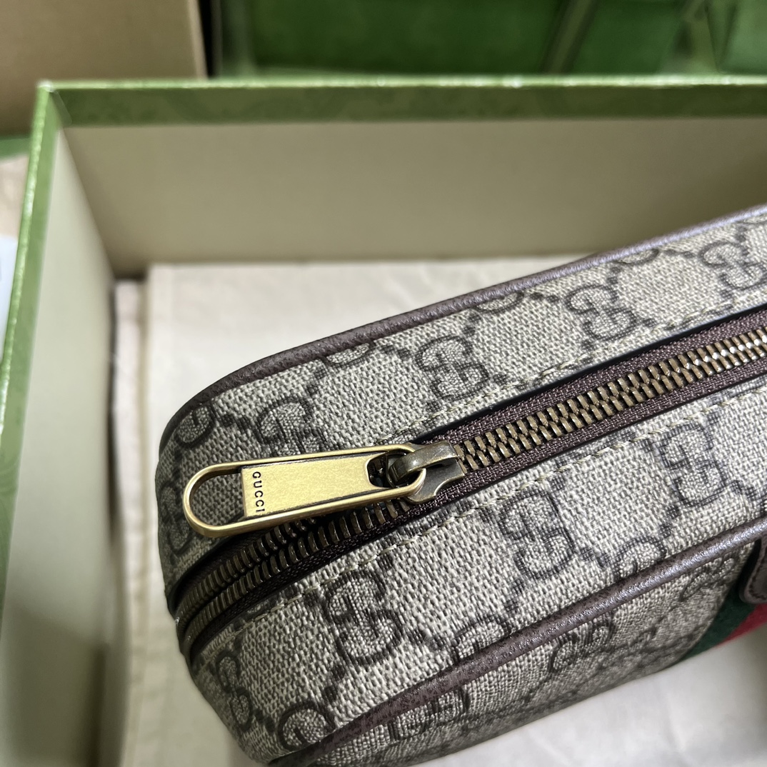 G*u*i savoy toiletry case with web