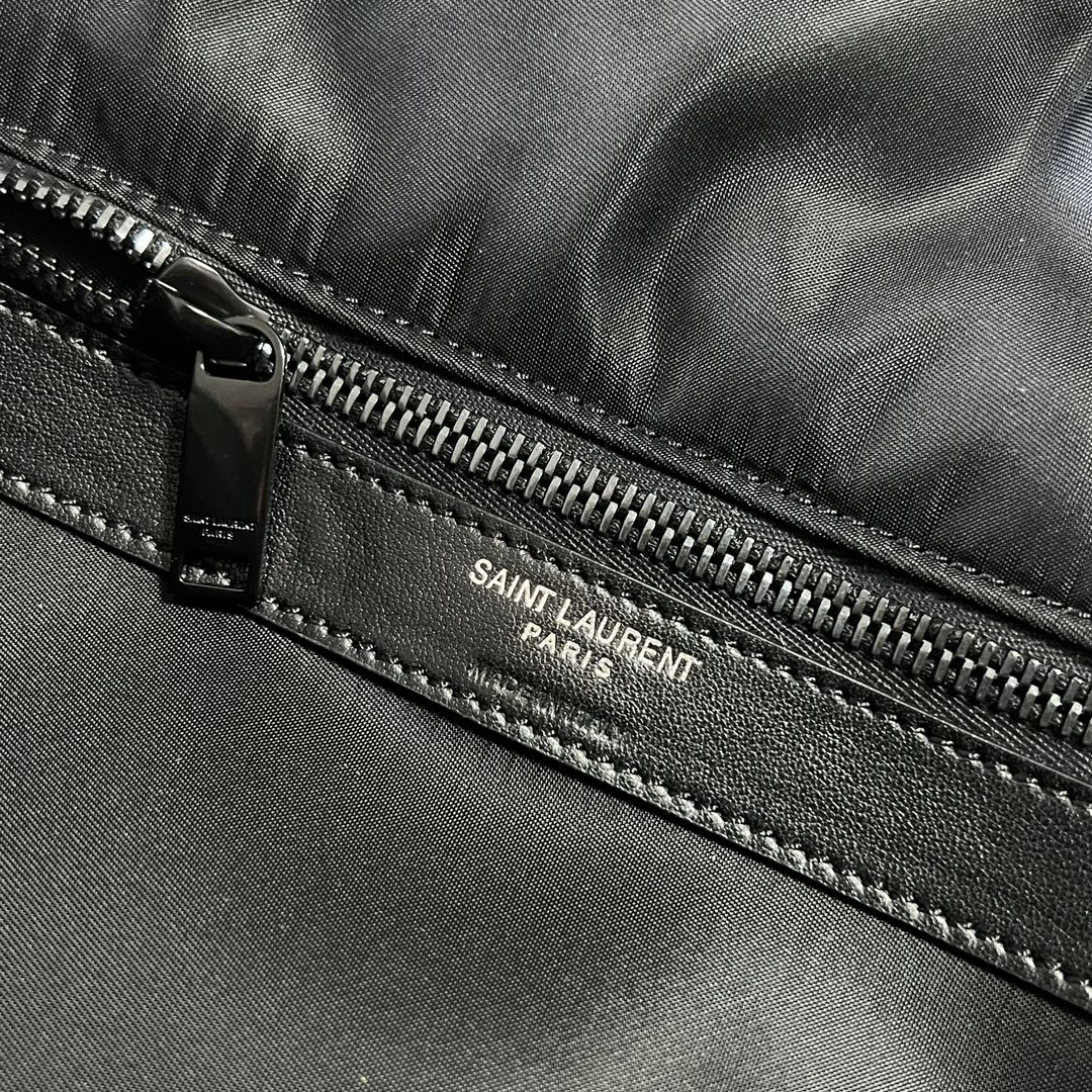 YSL NIKI MESSENGER IN ECONYL