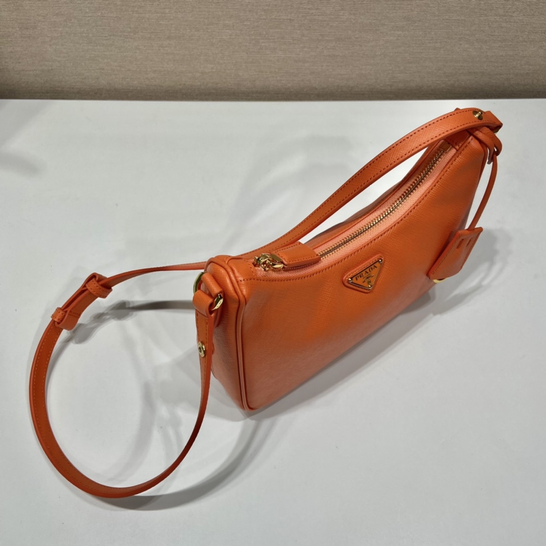 Pra*a hobo bag