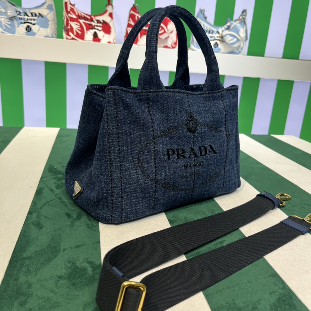 Pra*a canapa tote bag