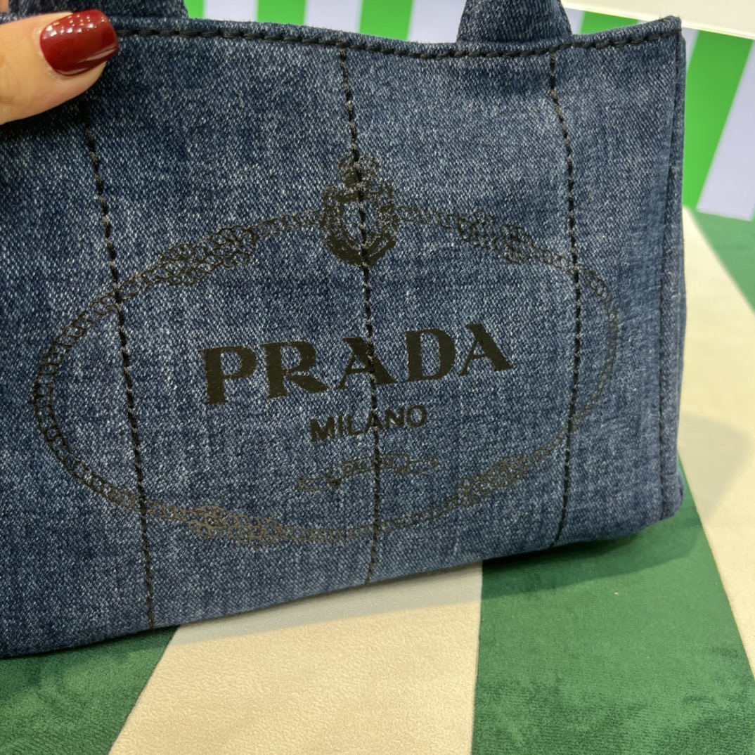 Pra*a canapa tote bag