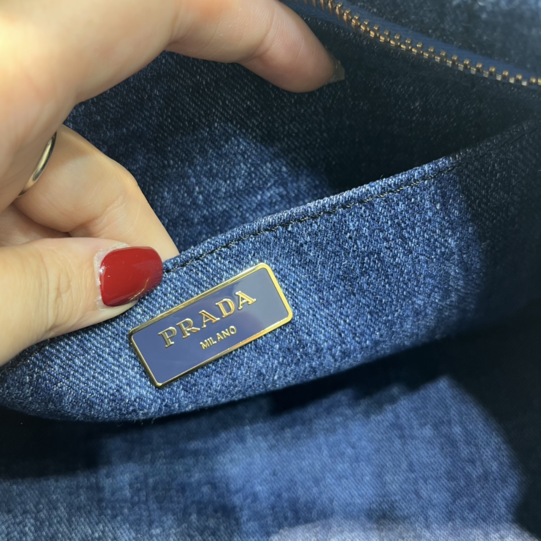 Pra*a canapa tote bag