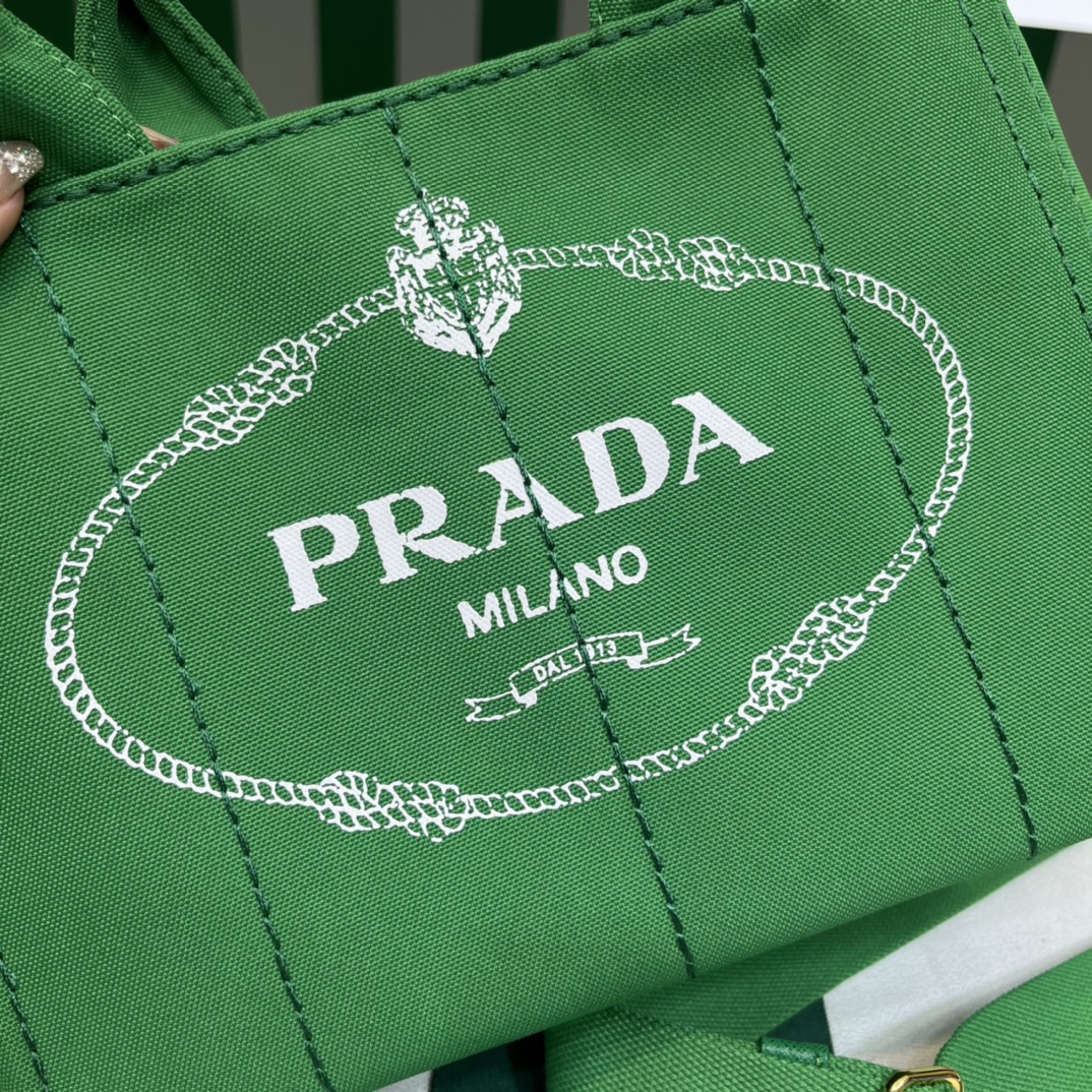 Pra*a canapa tote bag