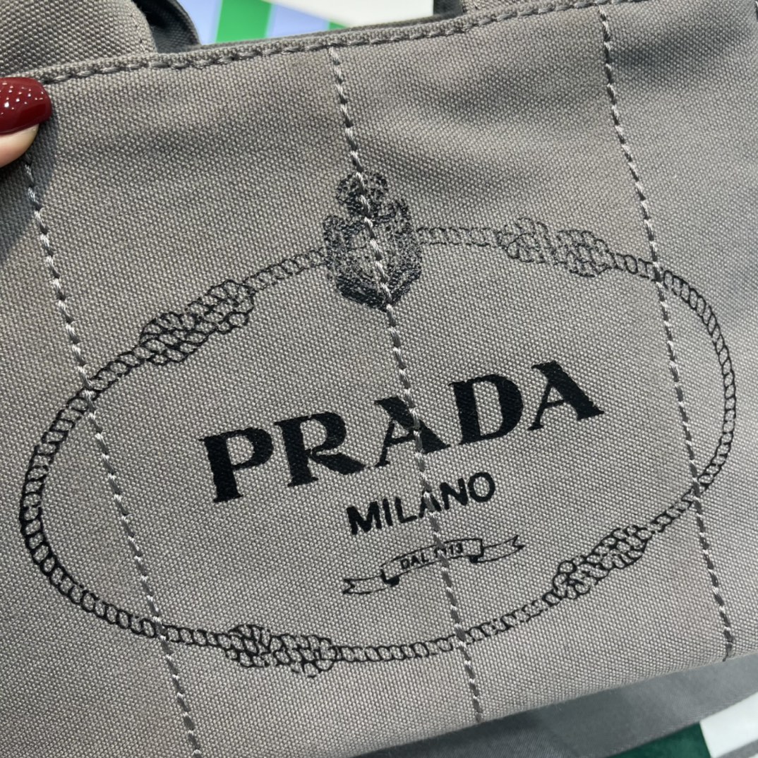 Pra*a canapa tote bag