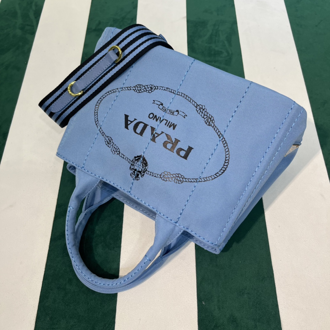 Pra*a canapa tote bag