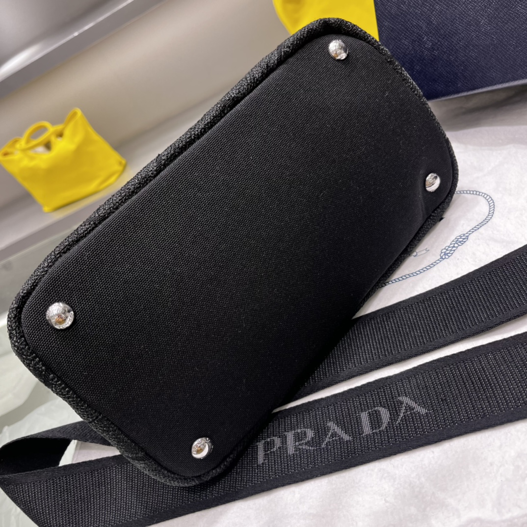 Pra*a canapa tote bag