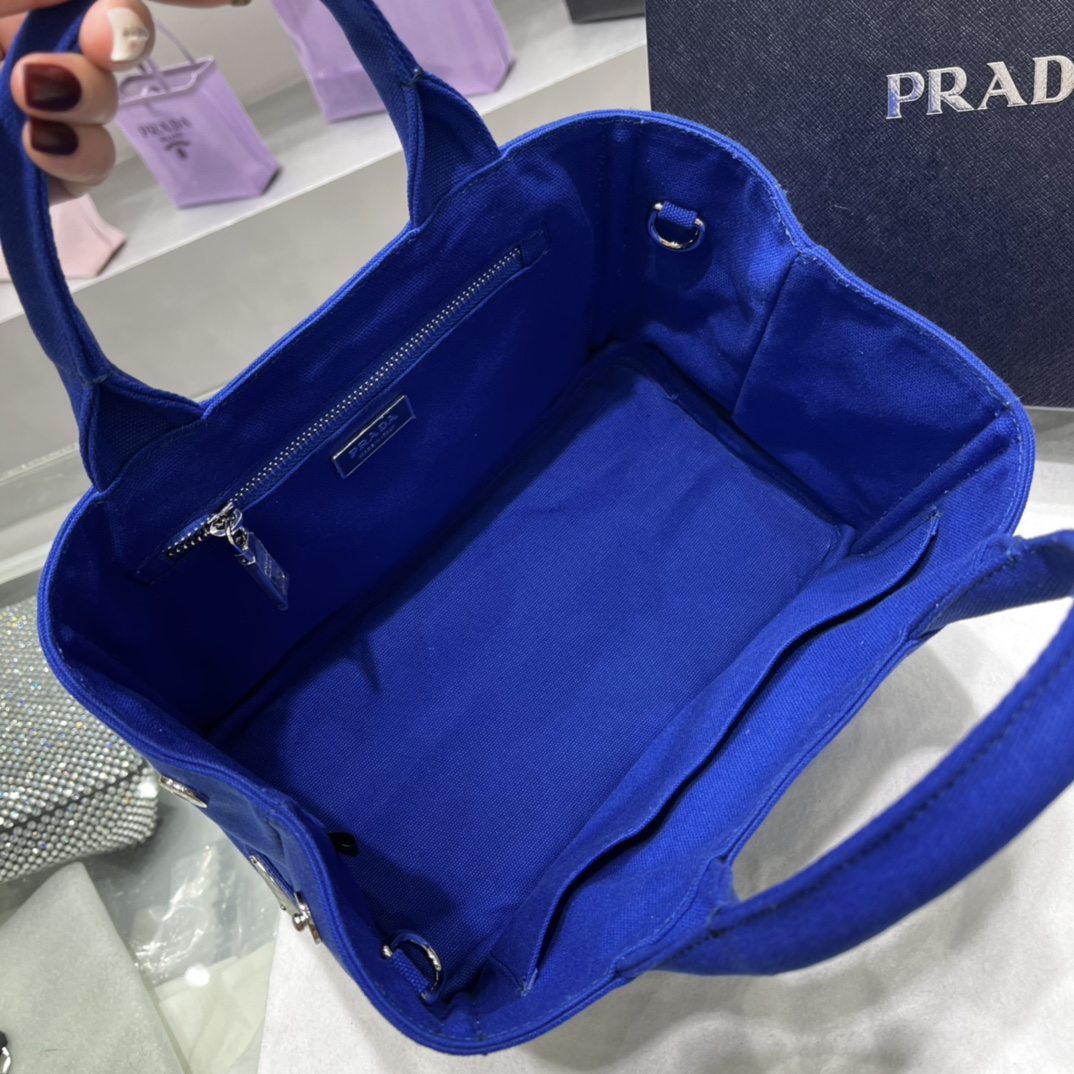 Pra*a canapa tote bag