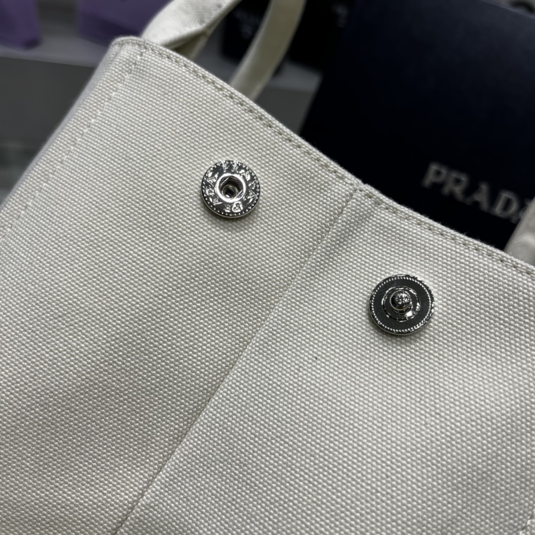 Pra*a canapa tote bag