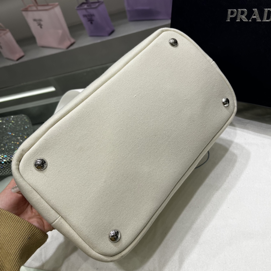 Pra*a canapa tote bag