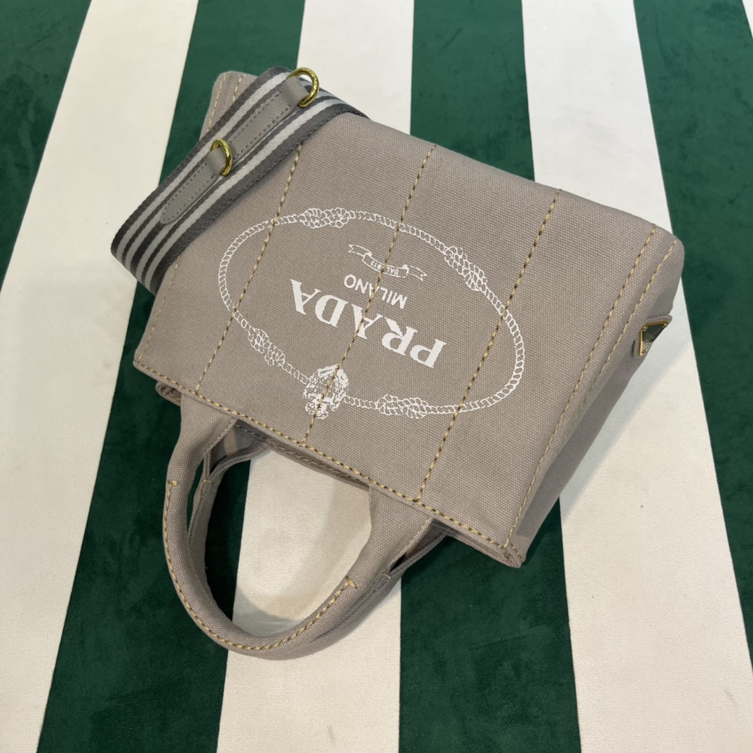 Pra*a canapa tote bag