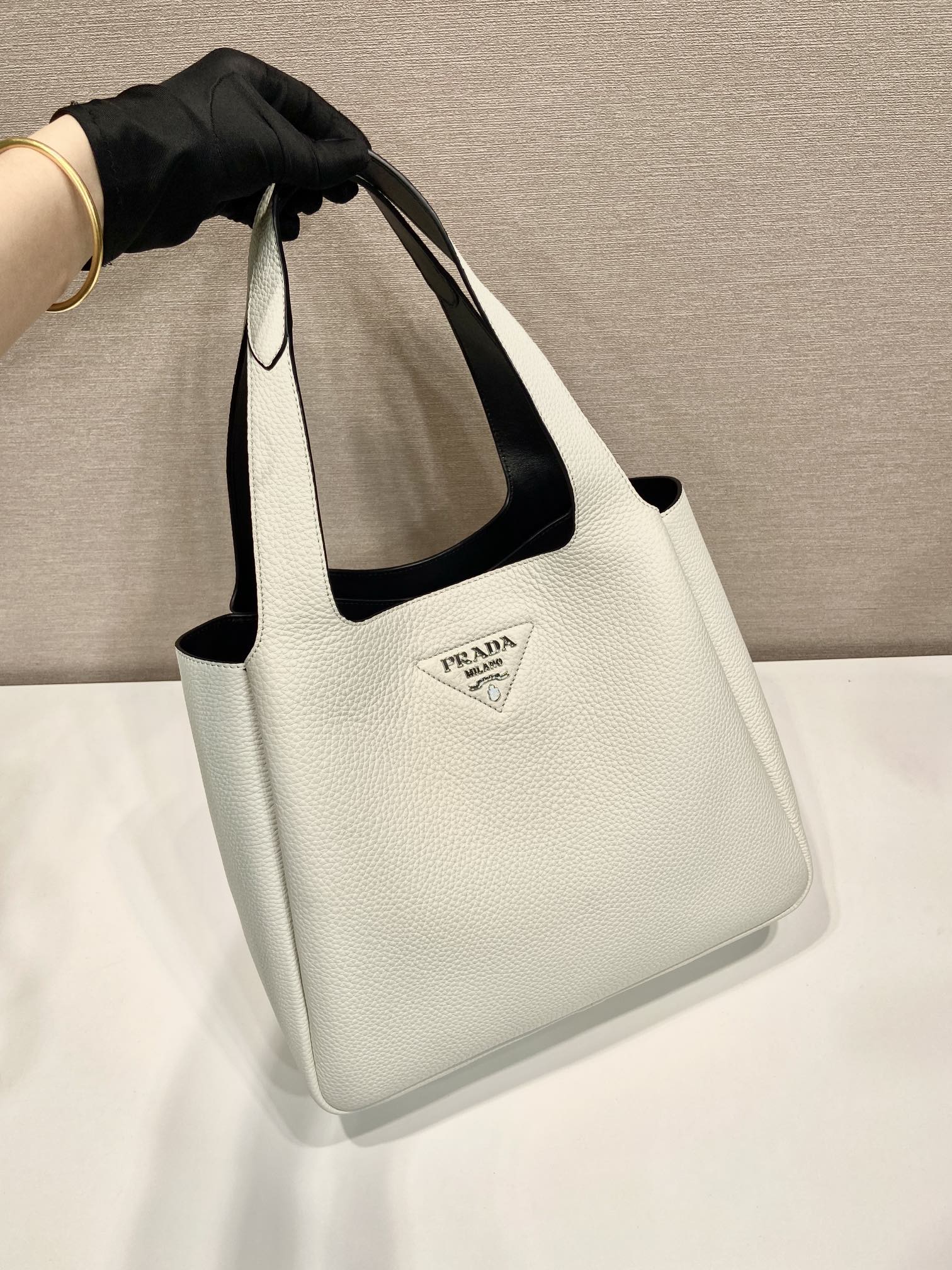 Pra*a large leather tote
