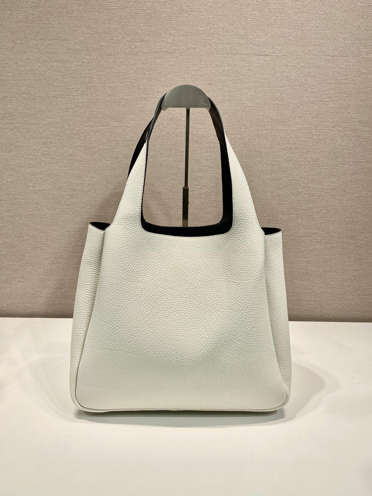 Pra*a large leather tote